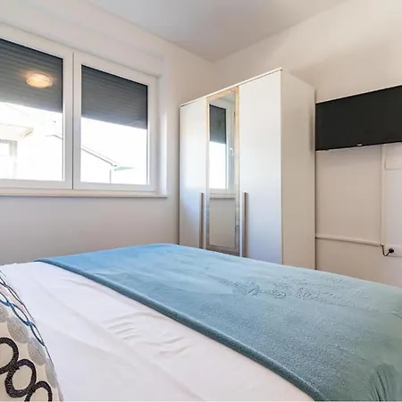Luxurious In With Wifi Apartmán Medulin