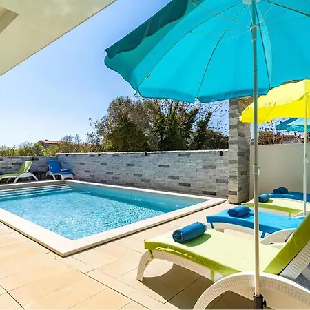 Appartamento Luxurious In With Wifi Medolino